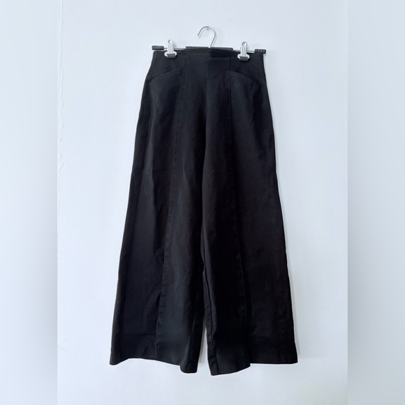 Old Navy High-Waisted Pull-On Pixie Wide-Leg Pants - Petite - Picture 2 of 8